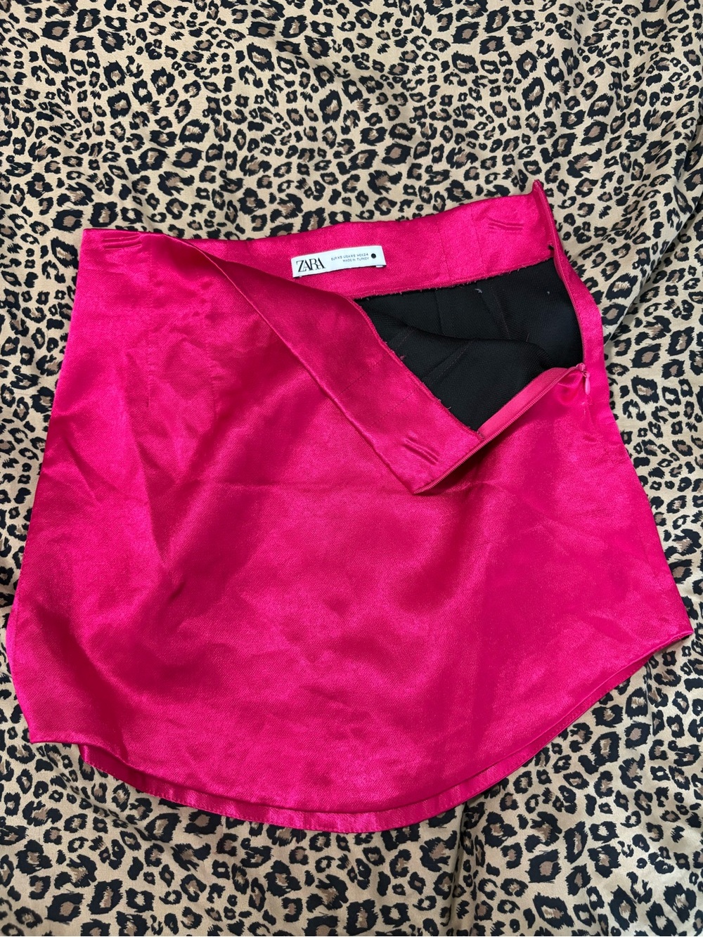 zara satin hot pink skirt size xs